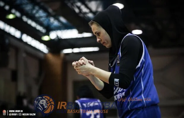 سماق مکیدن بانوان در تعطیلات