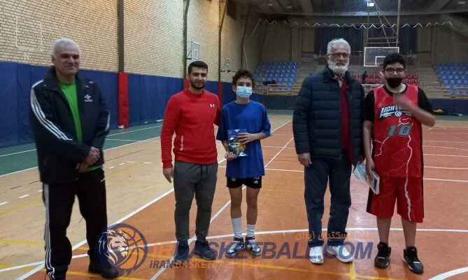 گزارش تصويرى رونمايى از كتاب جستارهايى در فلسفه، فرهنگ و ايده‌هاى بسكتبال