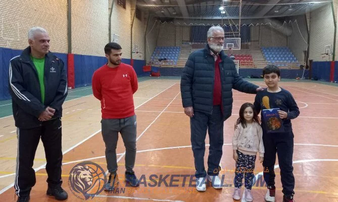 گزارش تصويرى رونمايى از كتاب جستارهايى در فلسفه، فرهنگ و ايده‌هاى بسكتبال