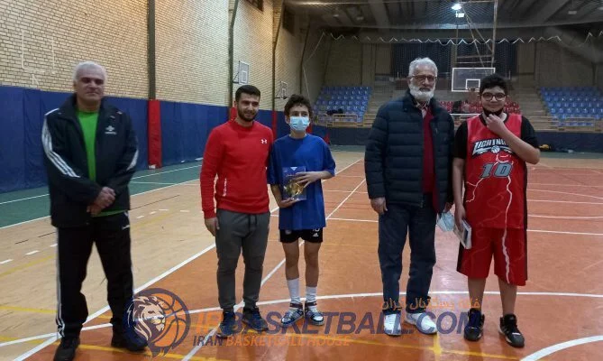 گزارش تصويرى رونمايى از كتاب جستارهايى در فلسفه، فرهنگ و ايده‌هاى بسكتبال