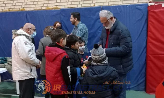 گزارش تصويرى رونمايى از كتاب جستارهايى در فلسفه، فرهنگ و ايده‌هاى بسكتبال