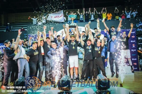 شهرداری و لذت تماشای «میدرنج‌»های جمشیدی / فرش قرمز زیر پای بسکتبالیست آمریکایی