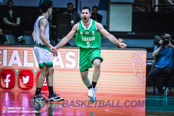 ذوب آهن - نفت عراق / کدام تیم حریف شهرداری می‌شود؟